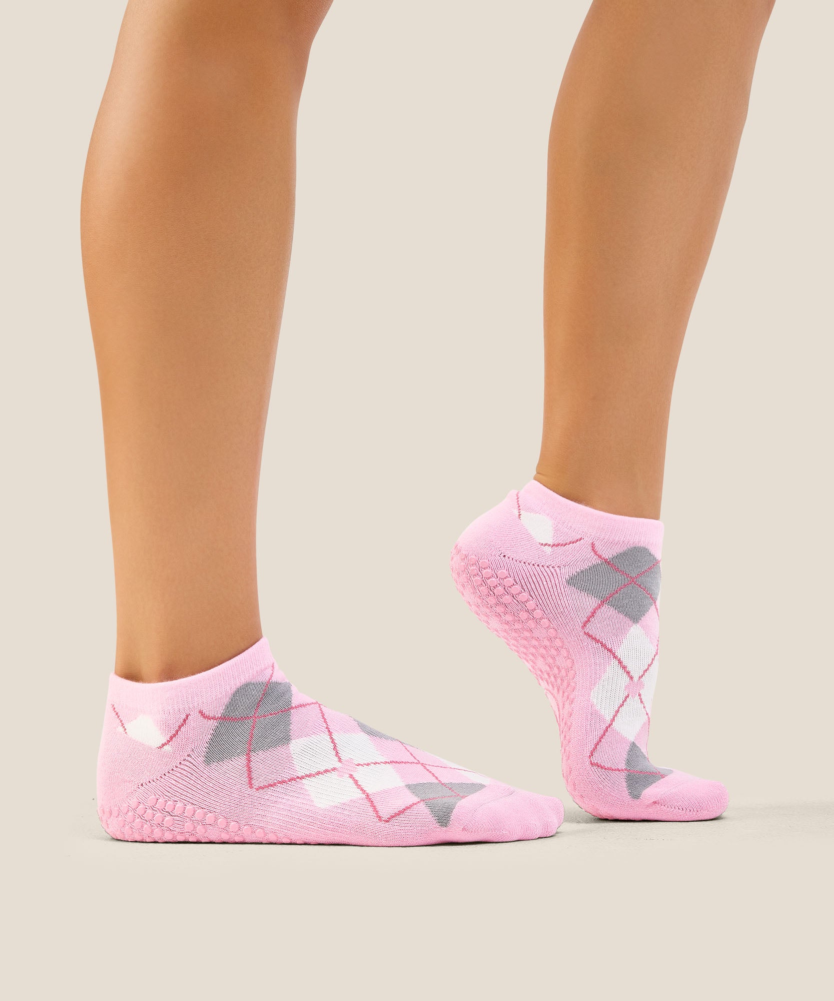 Low Rise Grip Socks - Argyle Pink
