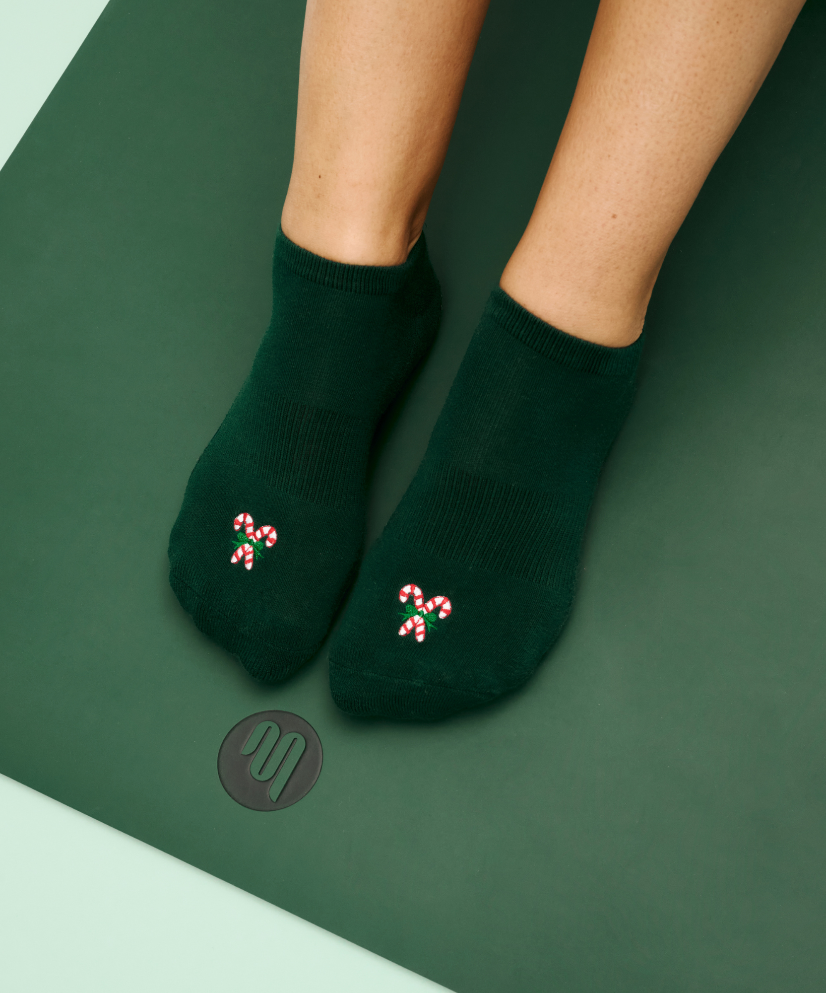 Classic Low Rise Grip Socks - Peppermint Candy