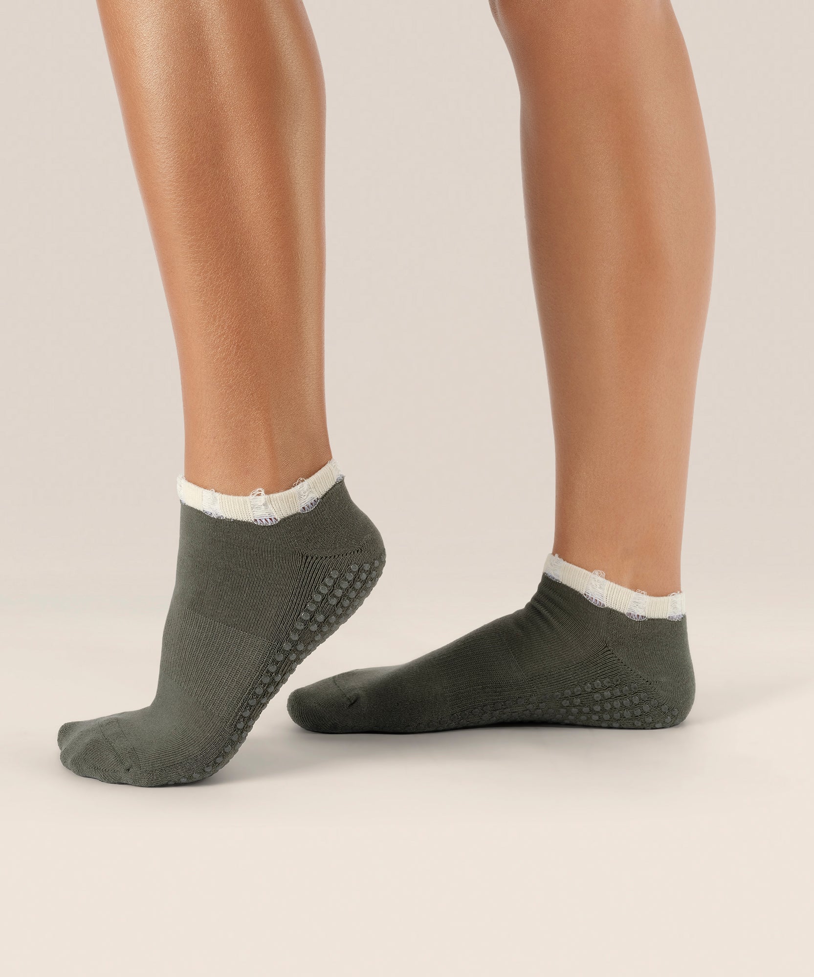 Classic Low Rise Grip Socks - Khaki