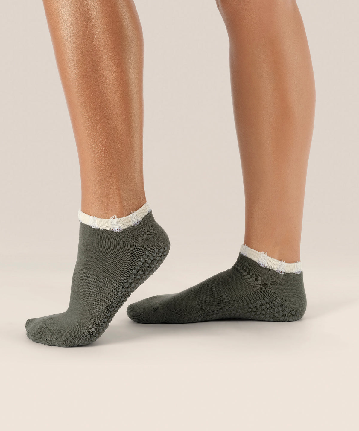 All Rise Socks Low Rise Grip Socks - Khaki Edge