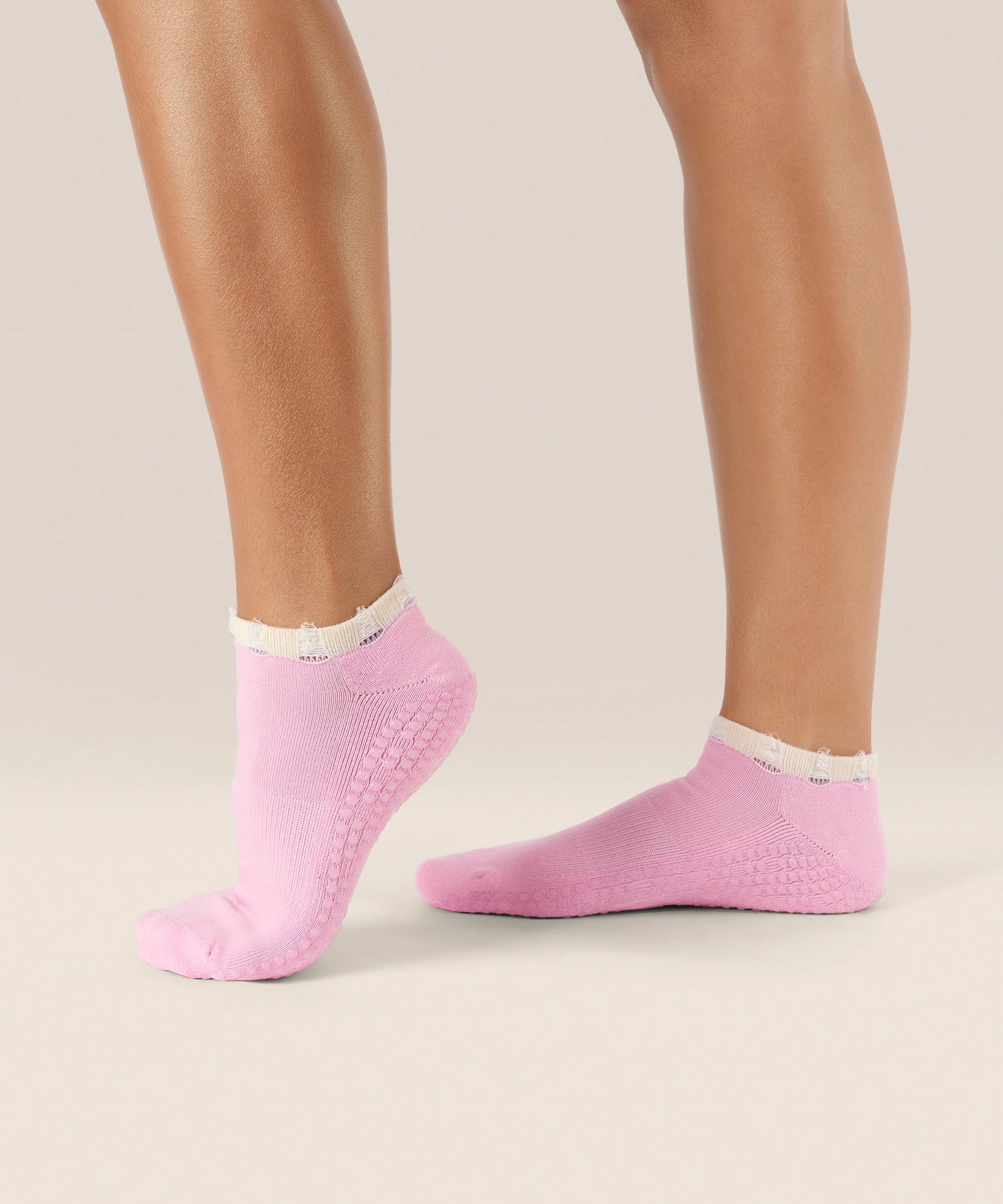 Classic Low Rise Grip Socks - Cool Pink
