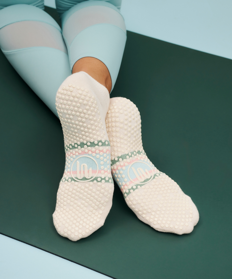 Comfortable and fashionable grip socks with floral pattern