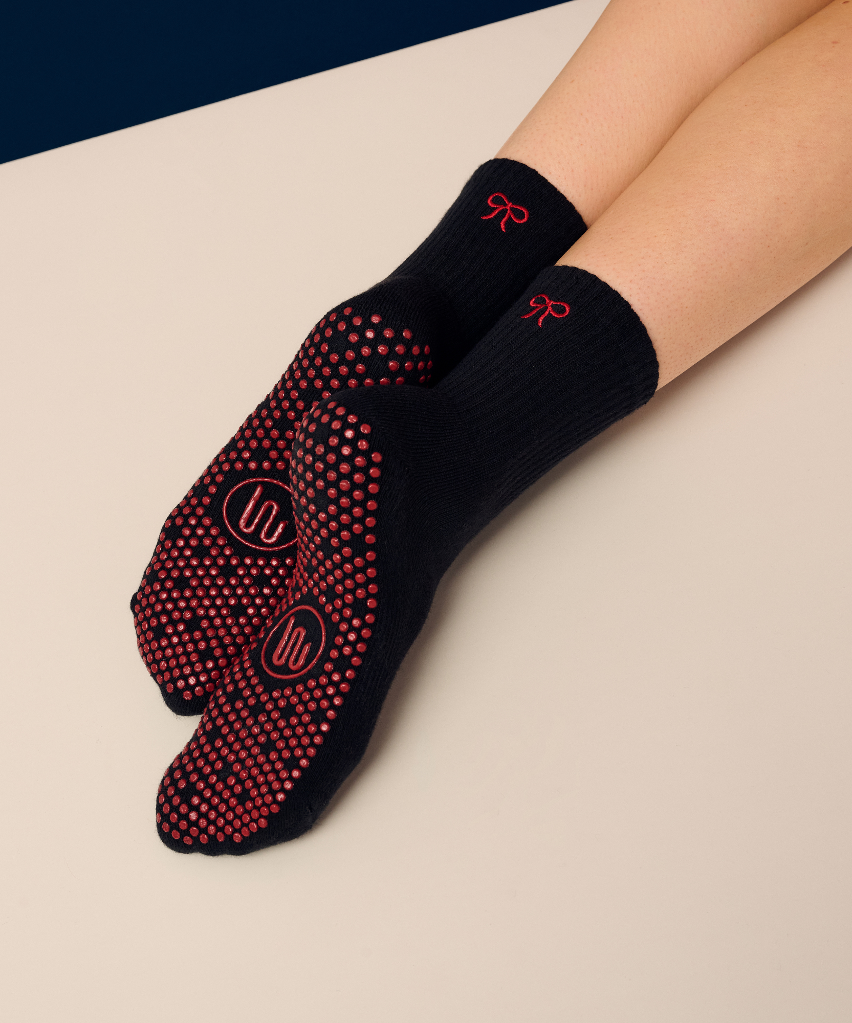 Crew Non Slip Grip Socks - Whimsy Bow Black