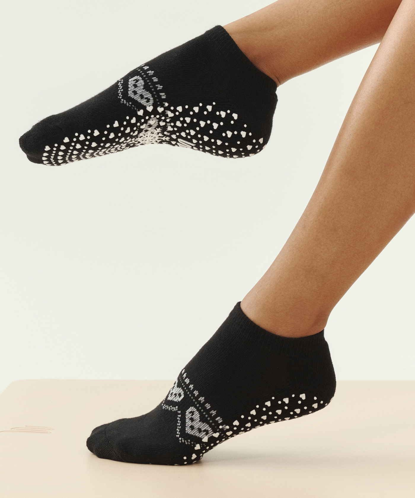 Low Rise Grip Socks | Alpine Heart Midnight | MoveActive