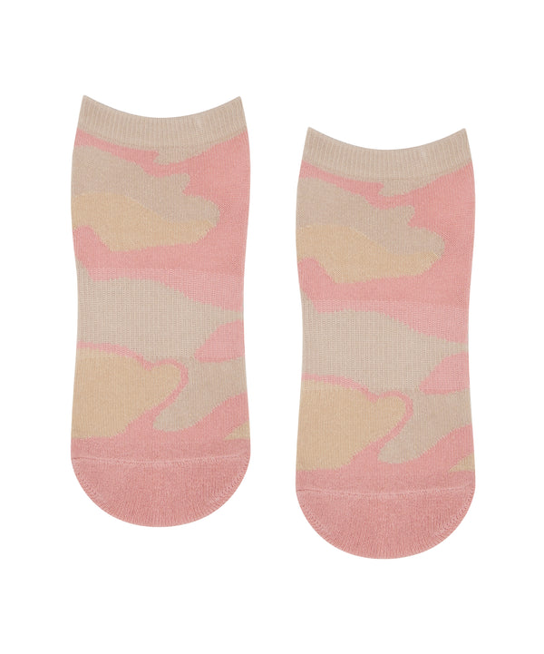 Classic Low Rise Grip Socks - Pink Camo