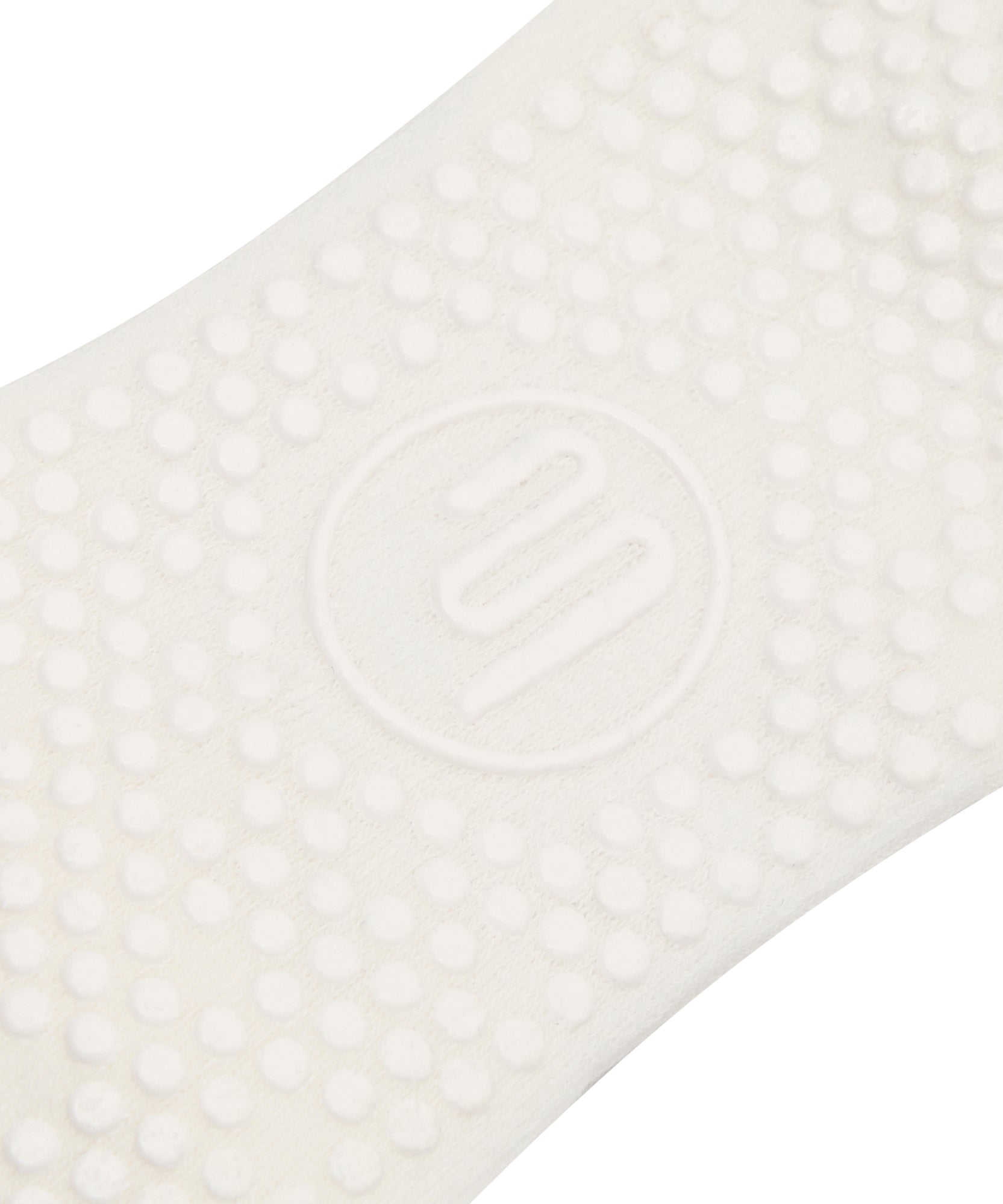 Ivory-colored low rise grip socks with classic design for comfort