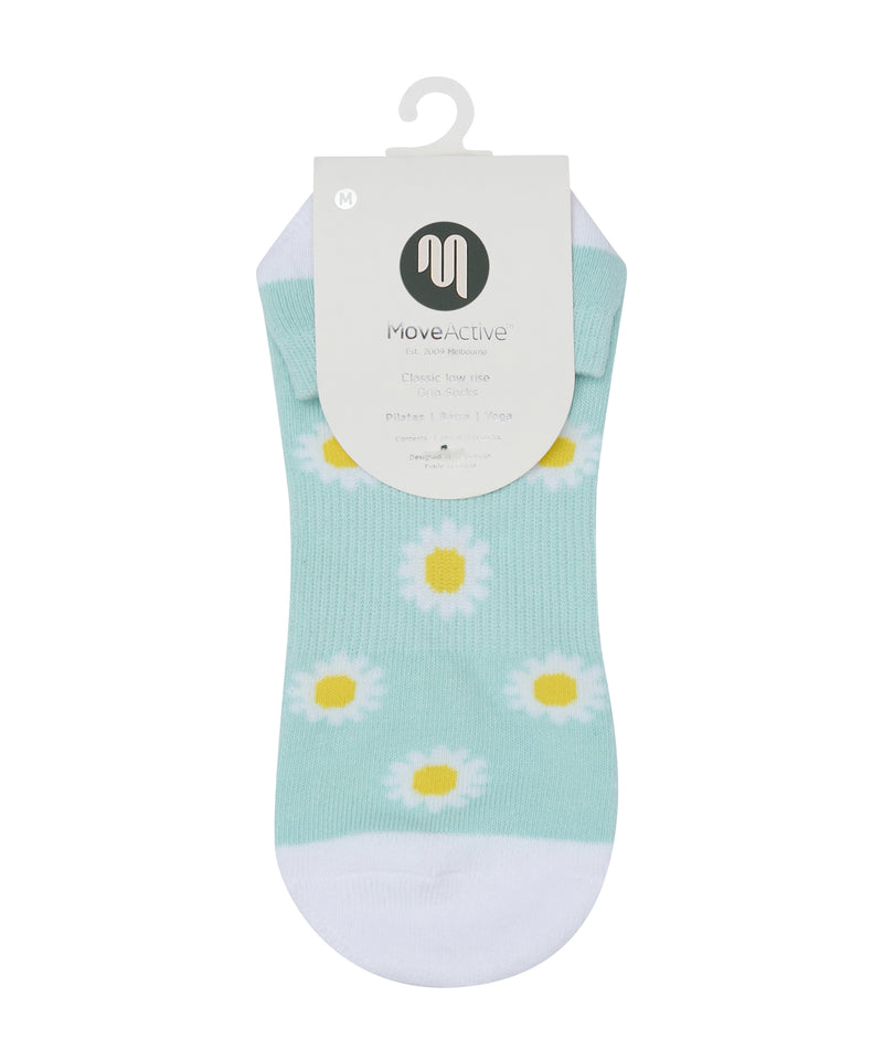 Daydreamer low rise grip socks with non-slip sole for a secure grip in yoga practice