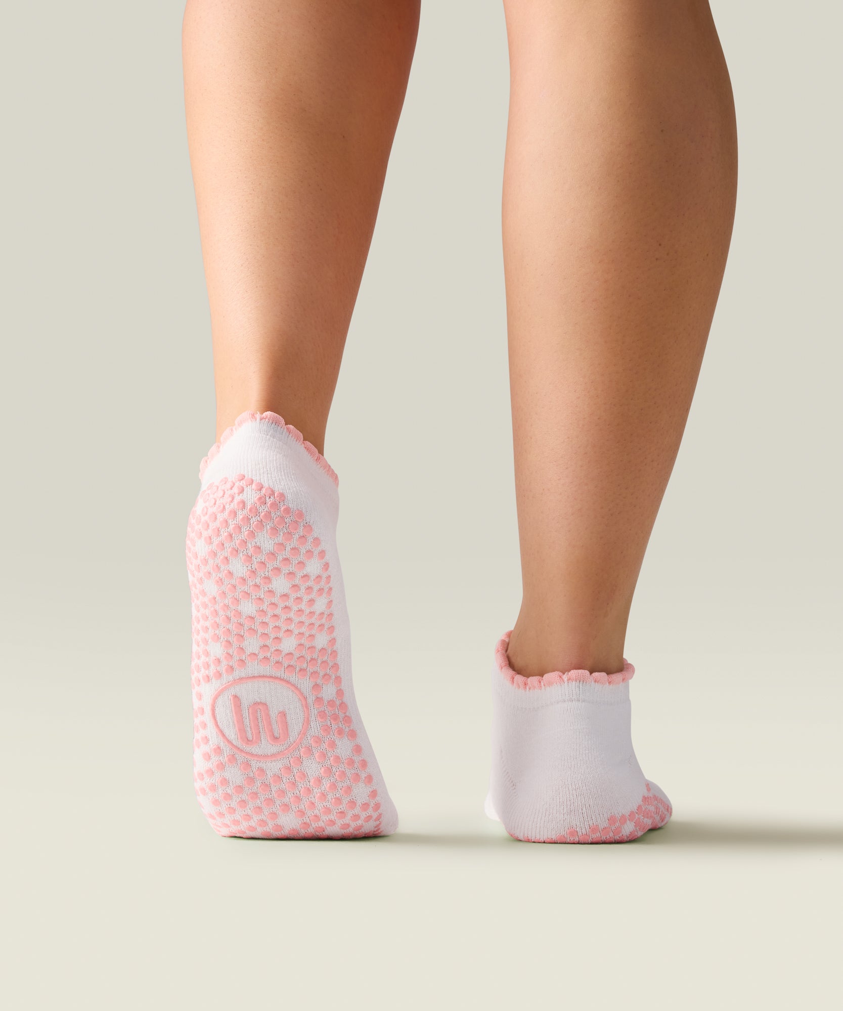 Classic Low Rise Grip Socks - Ivory Pink Frill