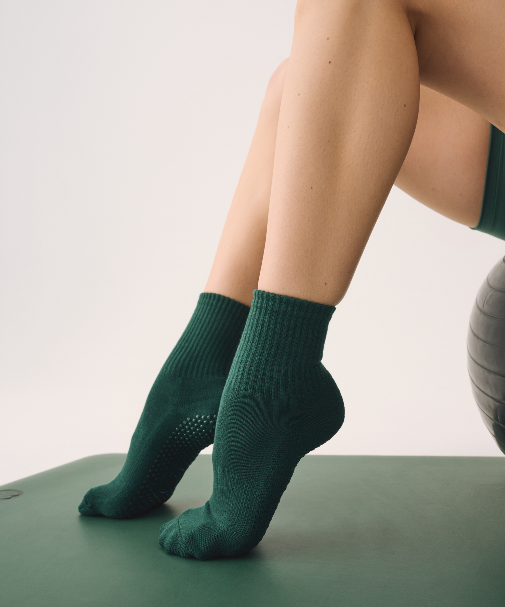 Crew Non Slip Grip Socks - Forest Green.