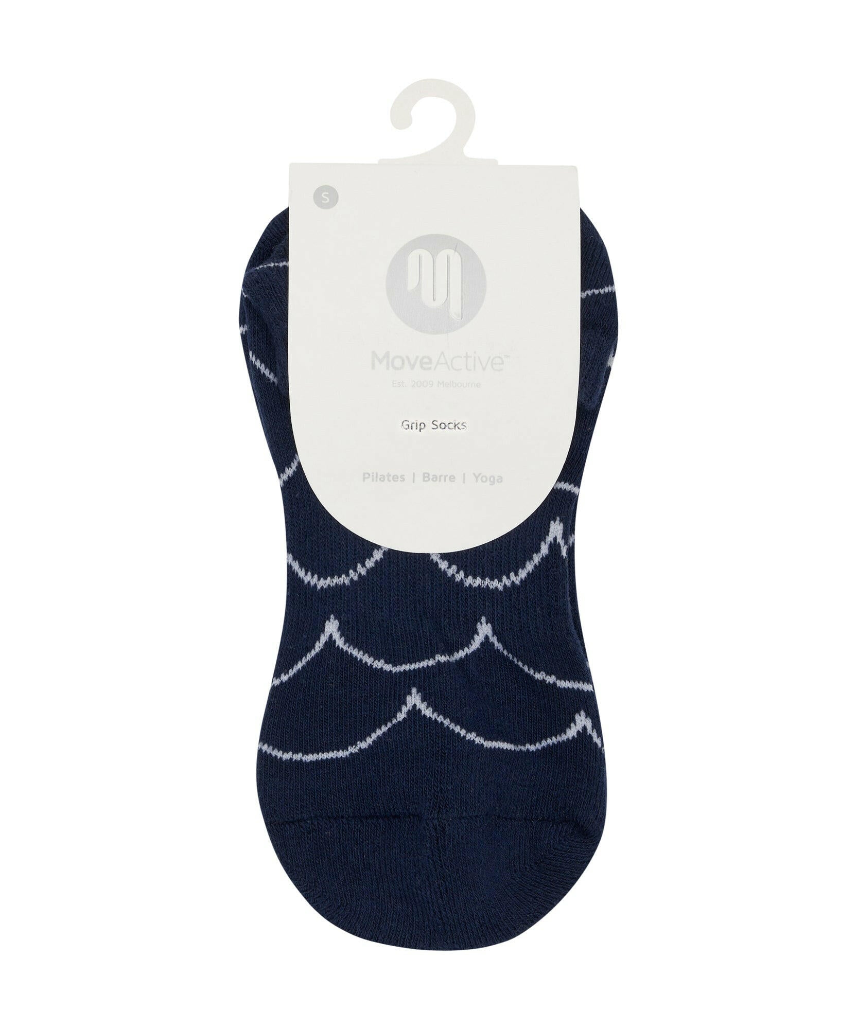 Women's classic low rise grip socks in stylish scallop navy colorway