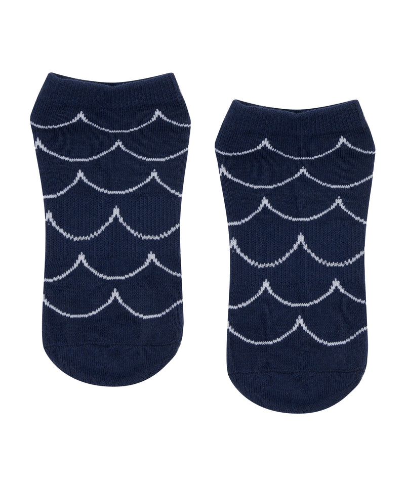 Classic Low Rise Grip Socks - Scallop Navy